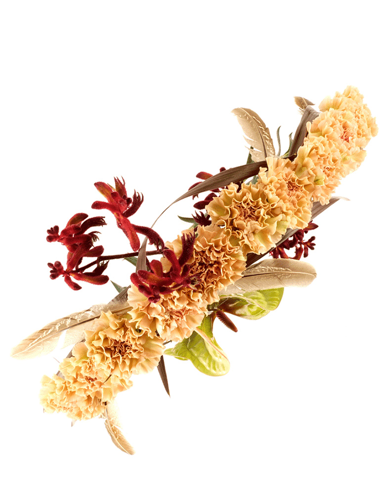 lillekimp-lehvik-pealtvaade a yellow and red flowers