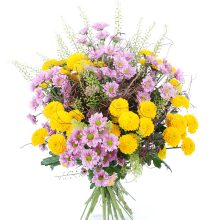 Lillekimp kollastest ja roosadest krüsanteemidest